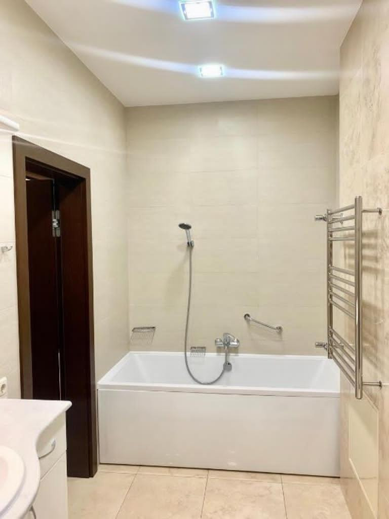 Продажа квартиры в Киеве,  Драгомирова Михаила ул., 5 6