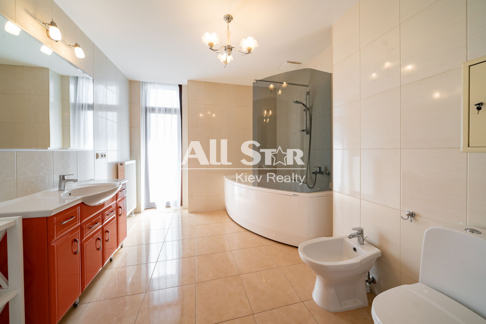 3 BD Apartment for rent in Kiev,  18Б Instytutska St 4