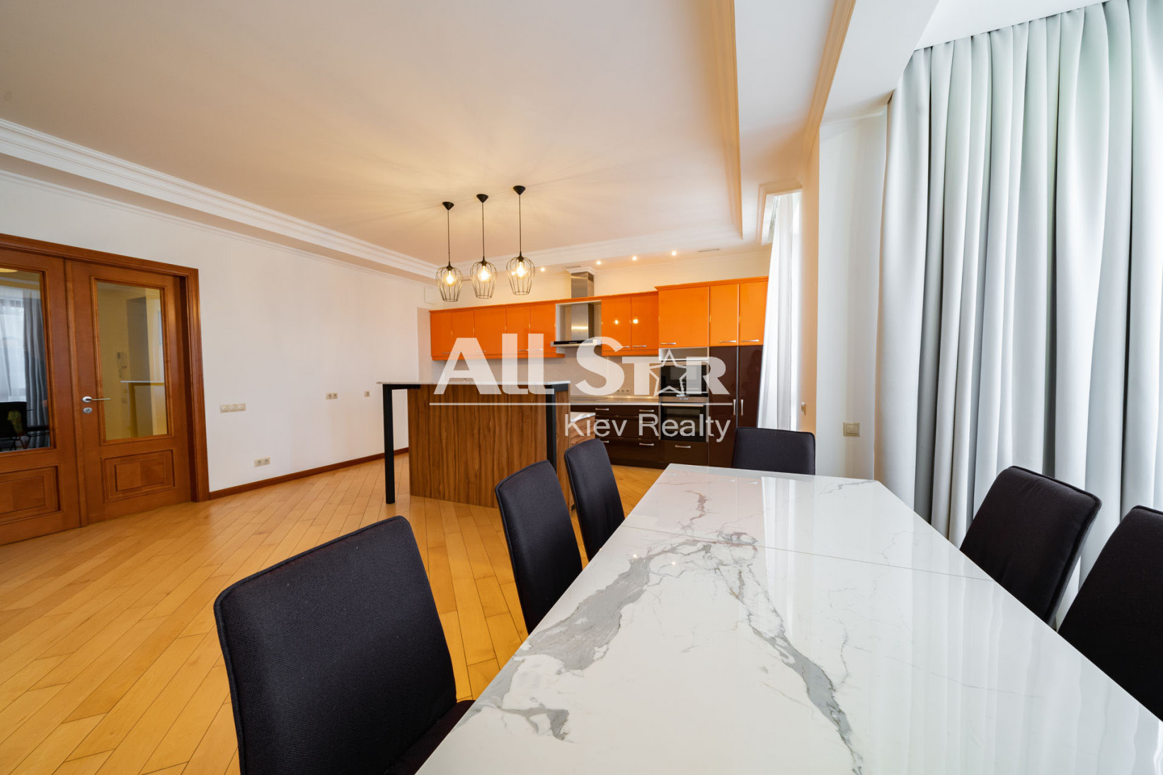 3 BD Apartment for rent in Kiev,  18Б Instytutska St 12