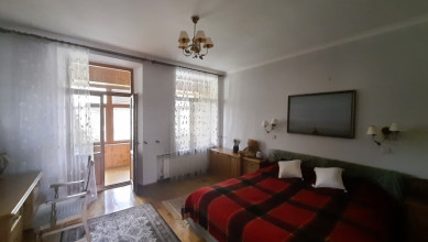 Академика Богомольца ул. 7/14 sub 8