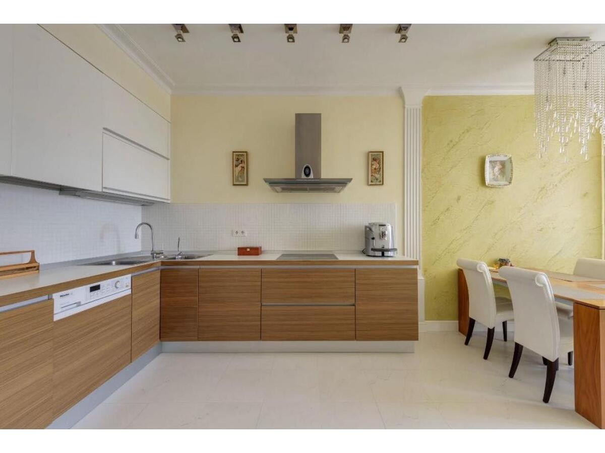 Продажа 2к квартиры в Киеве,  Панаса Мирного ул., 17 4