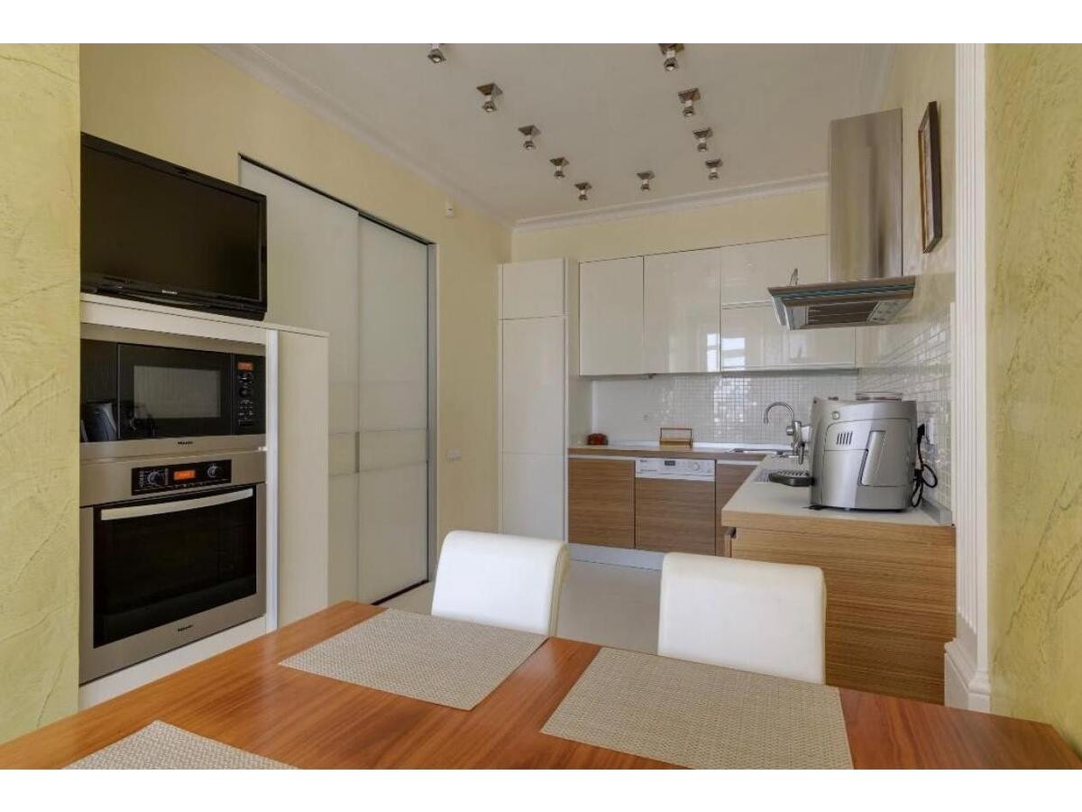 Продажа 2к квартиры в Киеве,  Панаса Мирного ул., 17 5