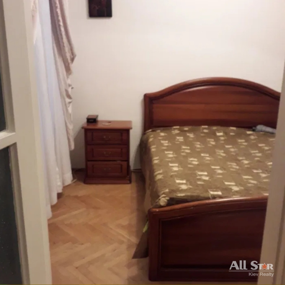 Продажа 3к квартиры в Киеве,  Гончара Олеся ул., 32Б 1