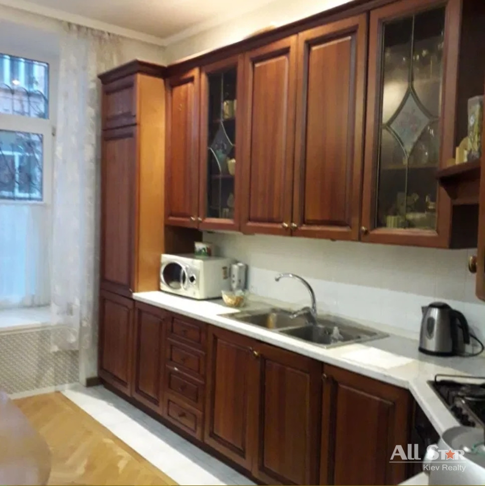 Продажа 3к квартиры в Киеве,  Гончара Олеся ул., 32Б 13