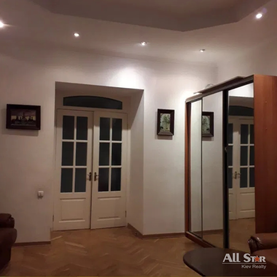 Продажа 3к квартиры в Киеве,  Гончара Олеся ул., 32Б 15
