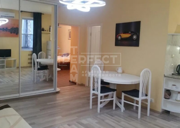 Продажа 2к квартиры в Киеве,  Крещатик ул., 13 3