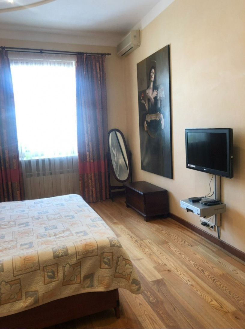 Продажа 2к квартиры в Киеве, Софиевская ул., 4 5