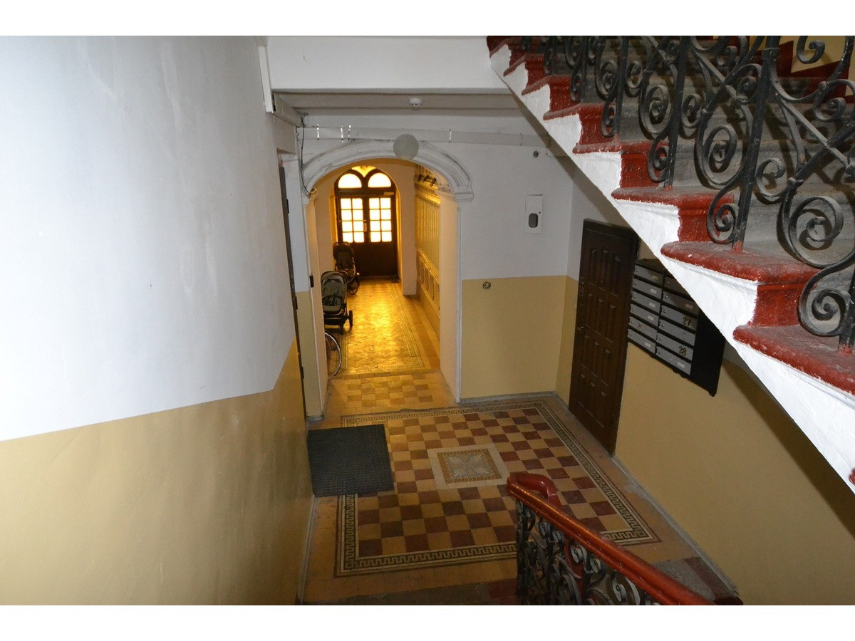 Аренда 5к квартиры в Киеве, Андреевский спуск, 1