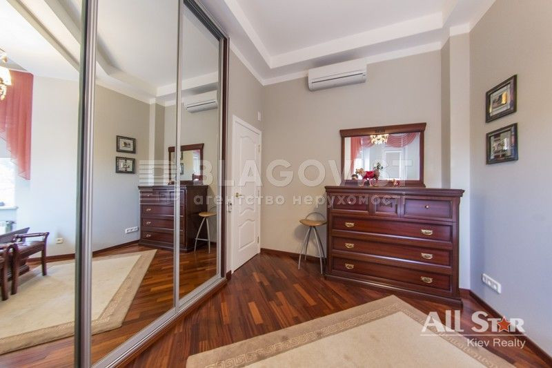 Продажа 2к квартиры в Киеве,  Крещатик ул., 23 8