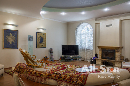 Аренда 6к дома в Киеве, Петропавловская ул., 15