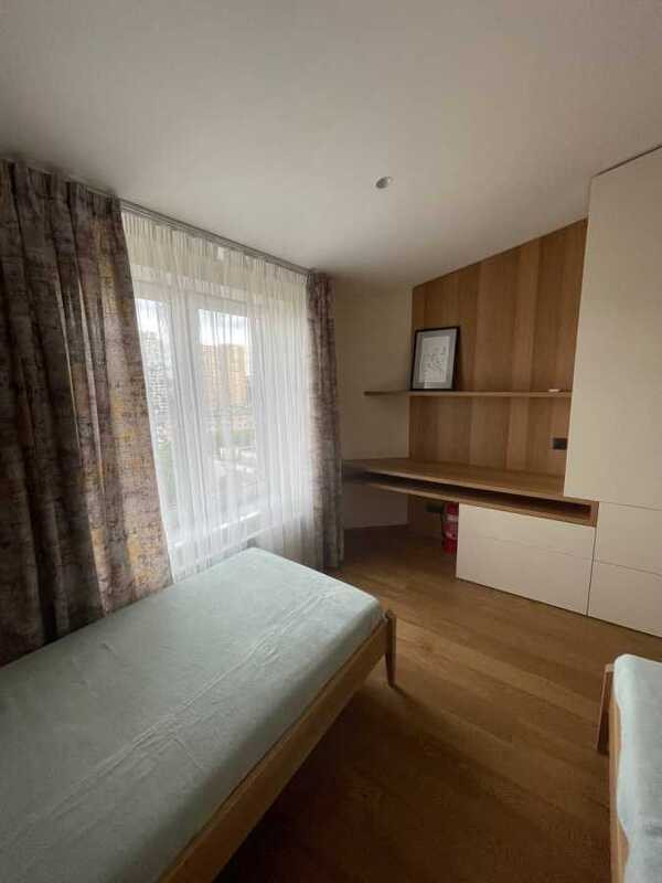 Продажа 3к квартиры в Киеве,  Лабораторная ул., 8 1