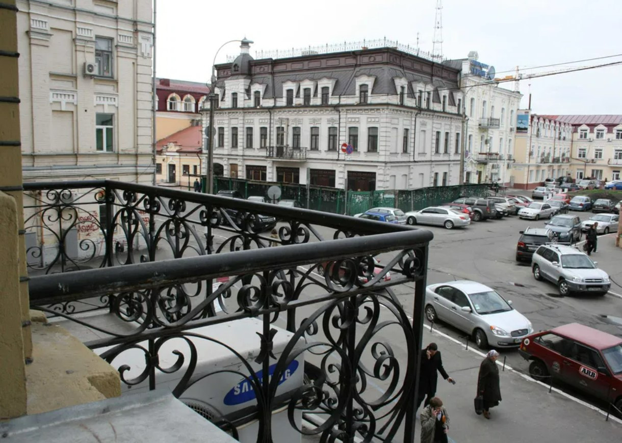 Аренда 3к квартиры в Киеве,  Притисско-Никольская ул., 12
