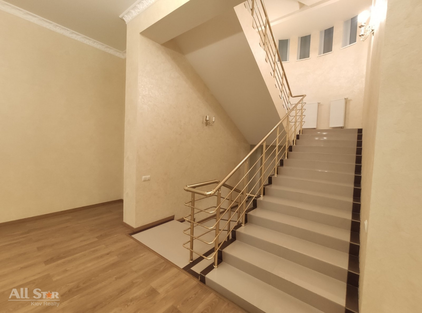 Аренда 9к дома в Киеве,  Редутная ул., 7
