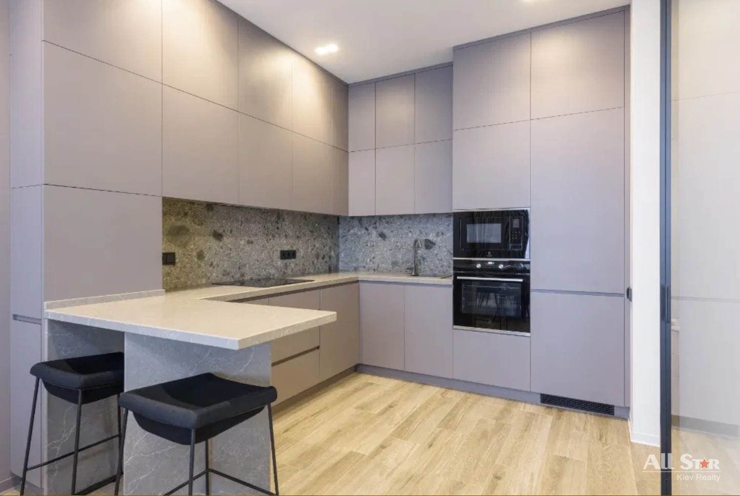 Продажа 2к квартиры в Киеве,  ЖК Альтер Эго, Лабораторный переулок, 7 1