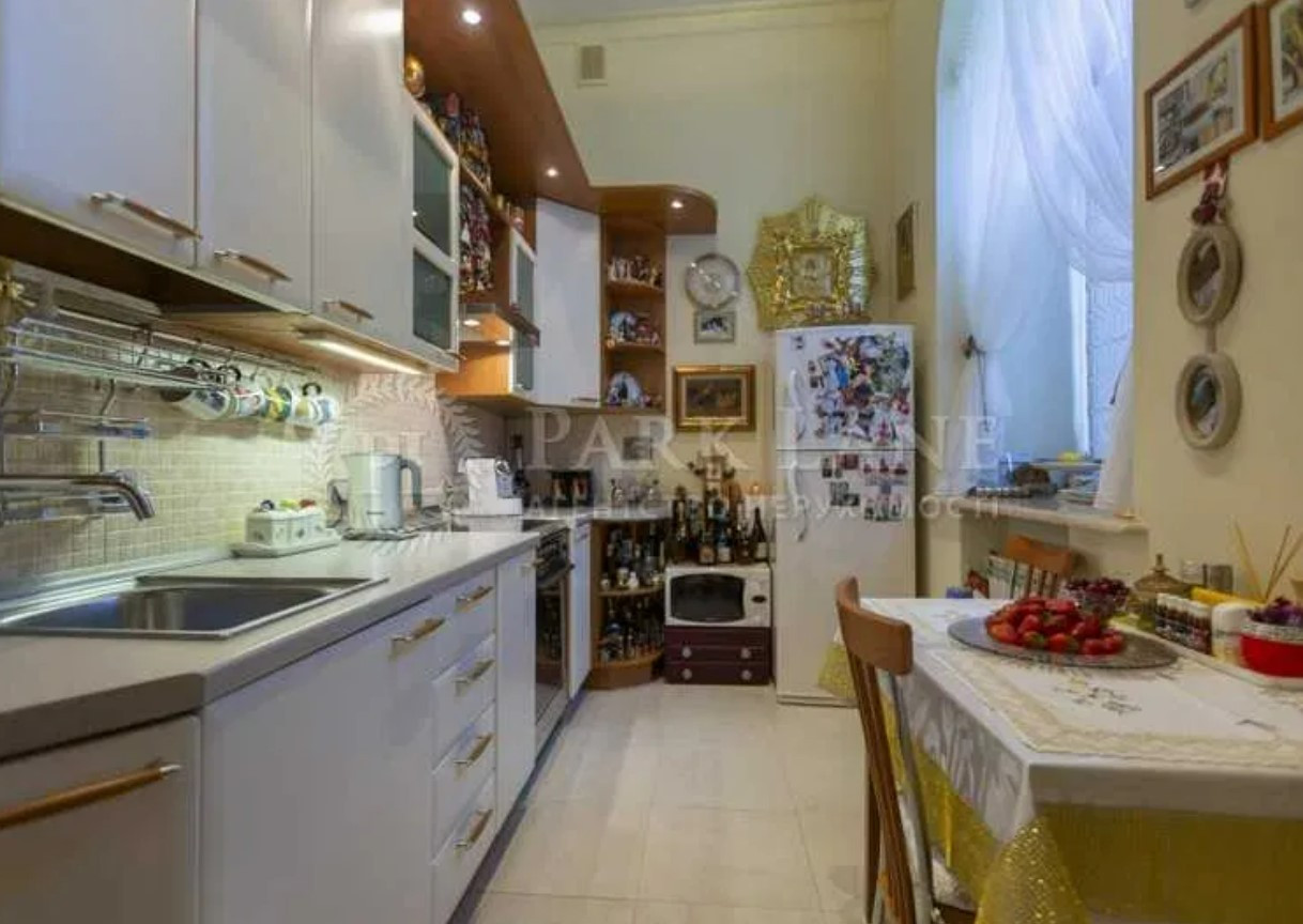 Продажа 2к квартиры в Киеве,  Шелковичная ул., 16Б 4