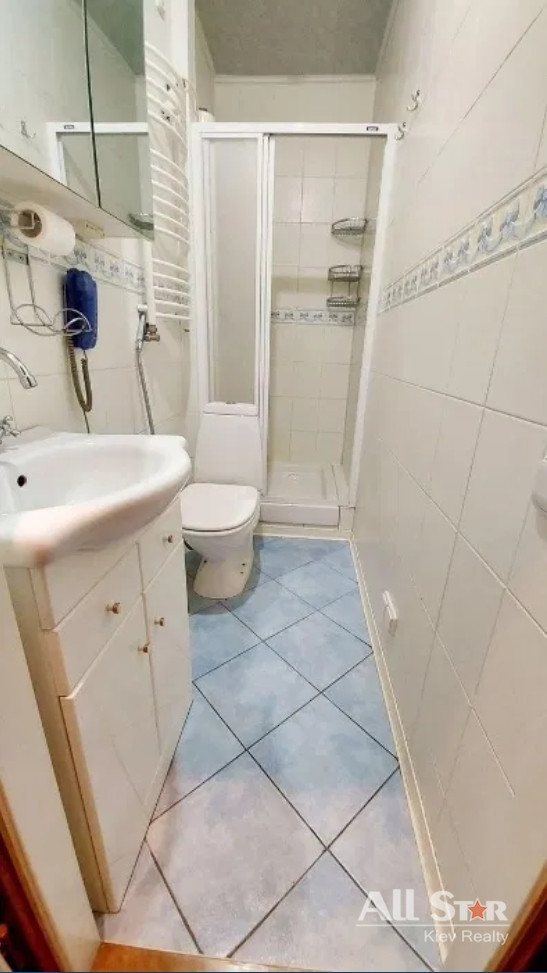 Продажа 2к квартиры в Киеве,  Лысенко ул., 8 1