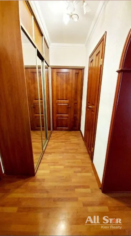 Продажа 2к квартиры в Киеве,  Лысенко ул., 8 4