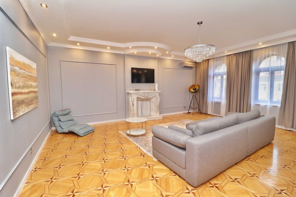 Продажа 4к квартиры в Киеве,  Богдана Хмельницкого ул., 80 1