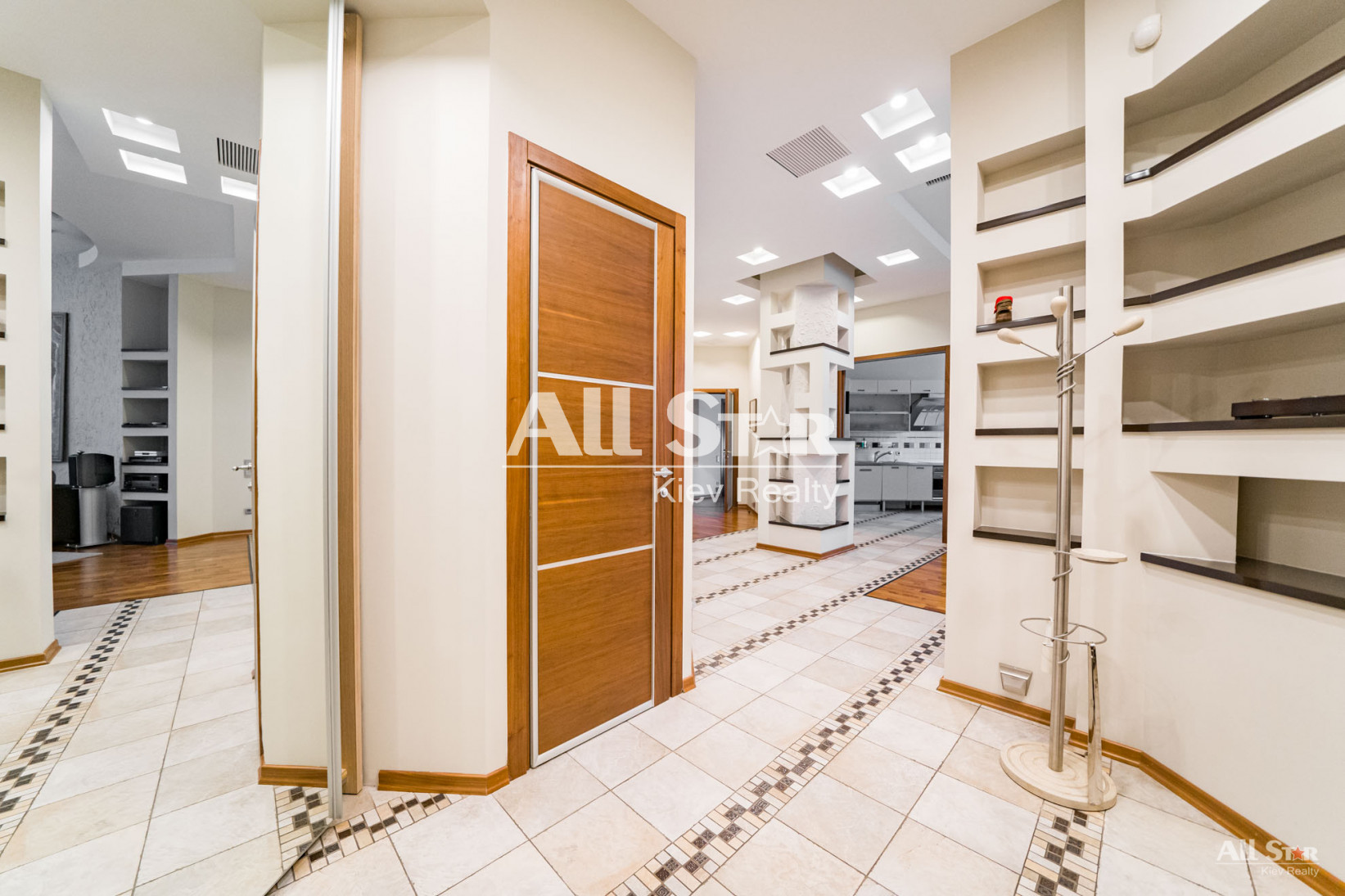 Аренда 3к квартиры в Киеве,  Шелковичная ул., 22 1