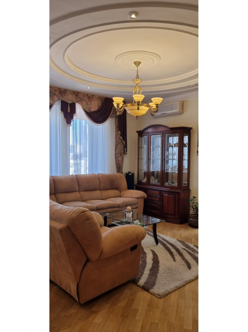 Аренда 4к квартиры в Киеве,  Дмитриевская ул., 17А 0