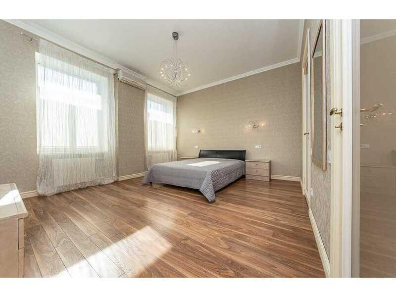 Продажа 2к квартиры в Киеве,  Шелковичная ул., 32/34 12