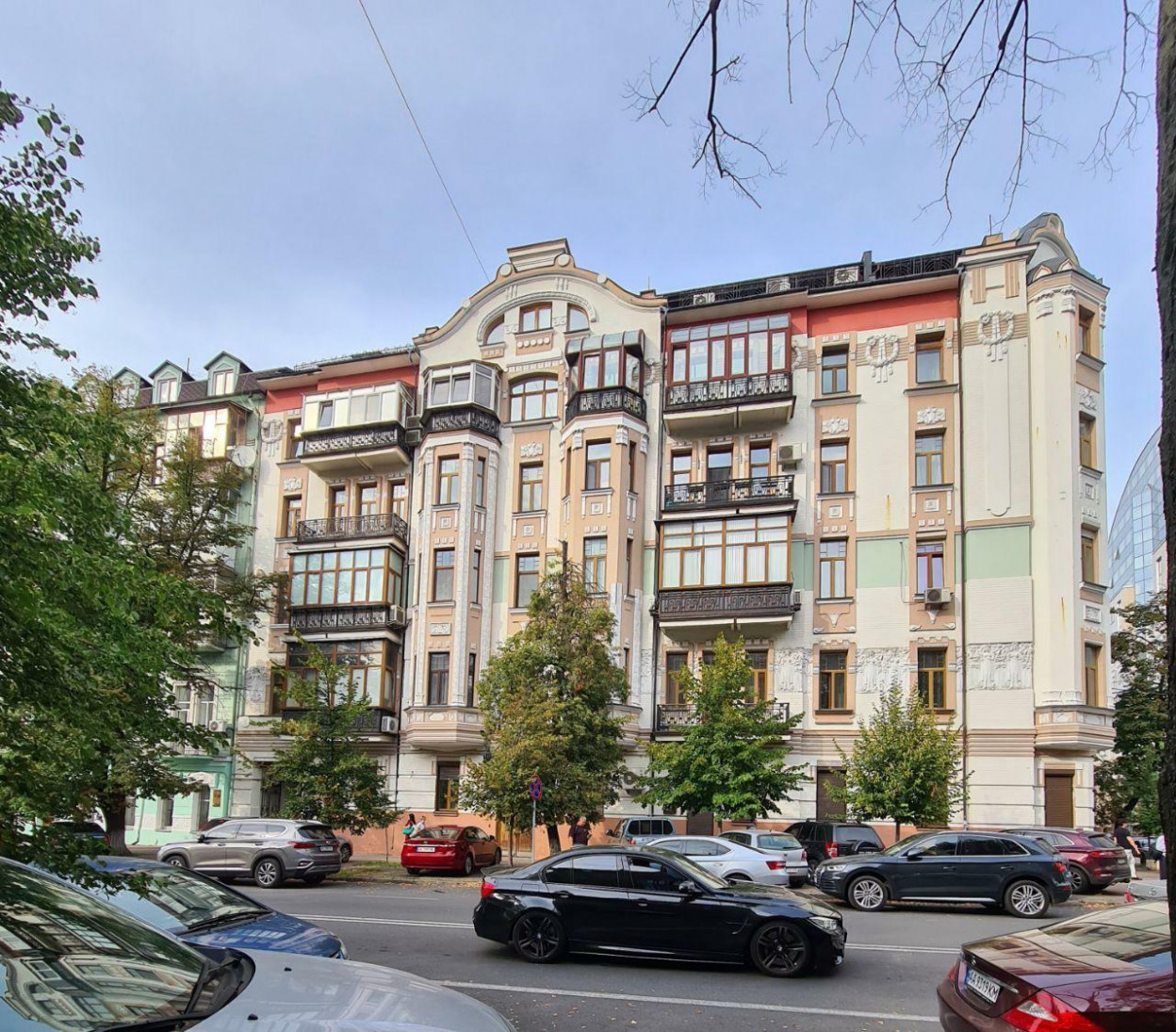 Продаж 5к квартири в Києві, Інститутська вул., 13/4 0