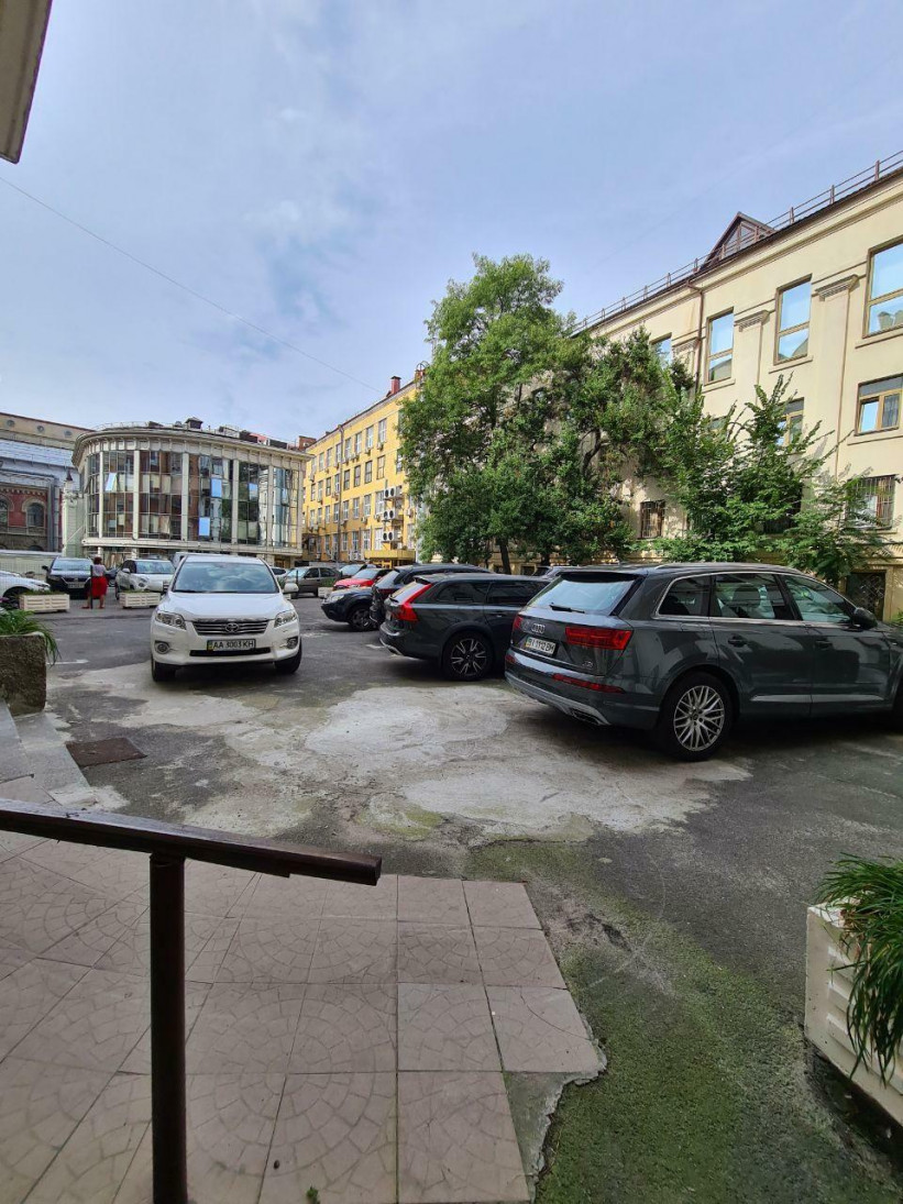 Продаж 5к квартири в Києві, Інститутська вул., 13/4 3