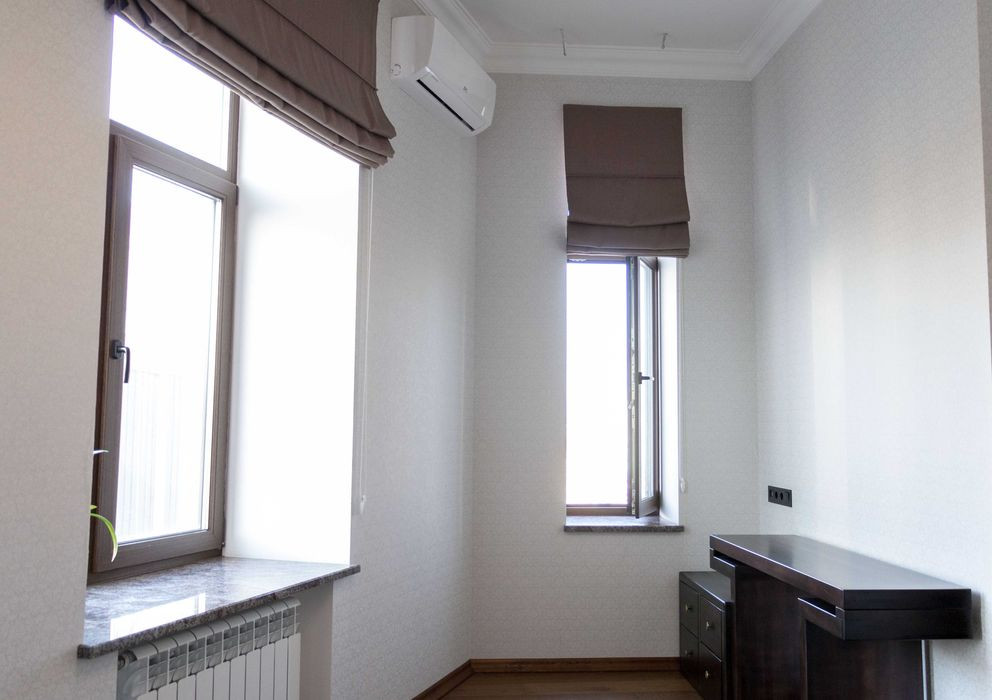 Продажа 2к квартиры в Киеве,  Андреевский спуск, 14