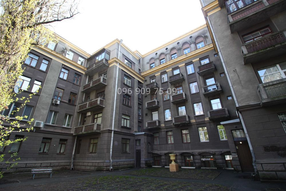 Продажа 2к квартиры в Киеве,  Шелковичная ул., 21 15