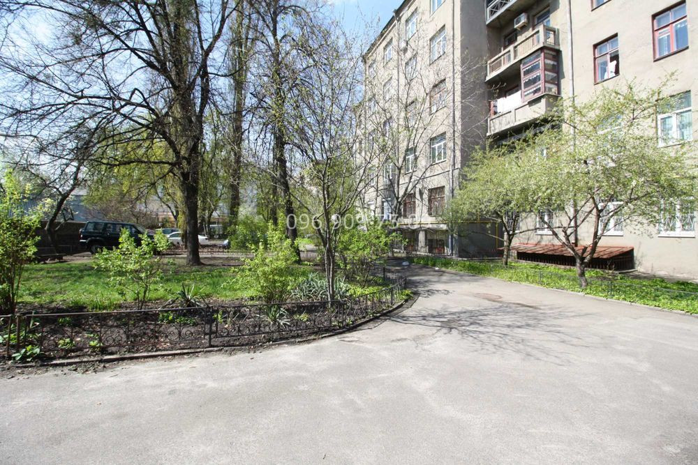 Продажа 2к квартиры в Киеве,  Шелковичная ул., 21 18