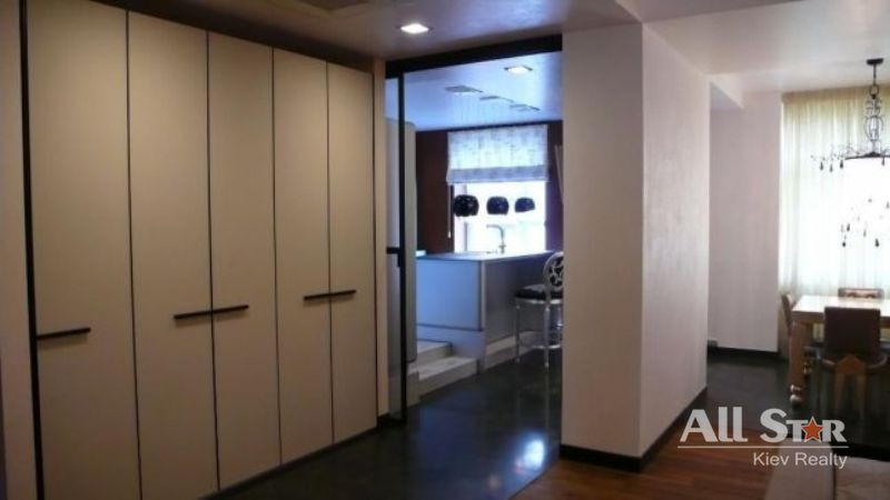Продажа 2к квартиры в Киеве,  Старонаводницкая ул., 13 2