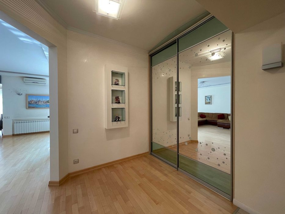 Продажа 4к квартиры в Киеве,  Панаса Мирного ул., 10 10