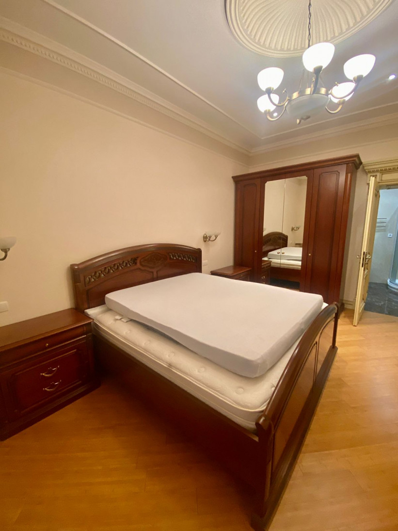 Аренда 3к квартиры в Киеве,  Коцюбинского Михаила ул., 6 7