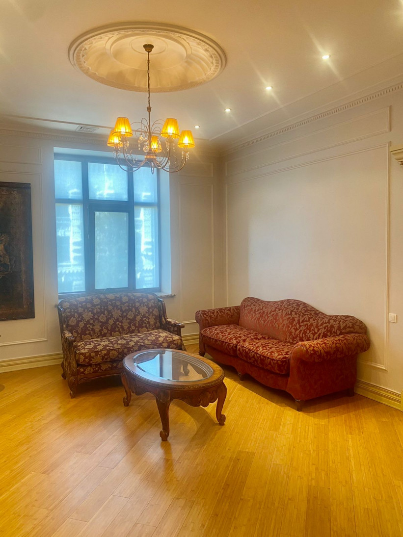 Аренда 3к квартиры в Киеве,  Коцюбинского Михаила ул., 6 8