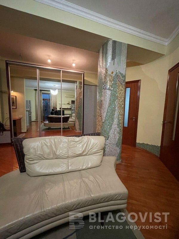 Продажа 2к квартиры в Киеве,  Рейтарская ул., 30 2
