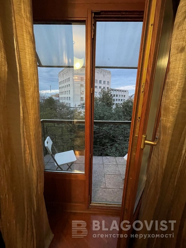 Продажа 2к квартиры в Киеве,  Рейтарская ул., 30 12
