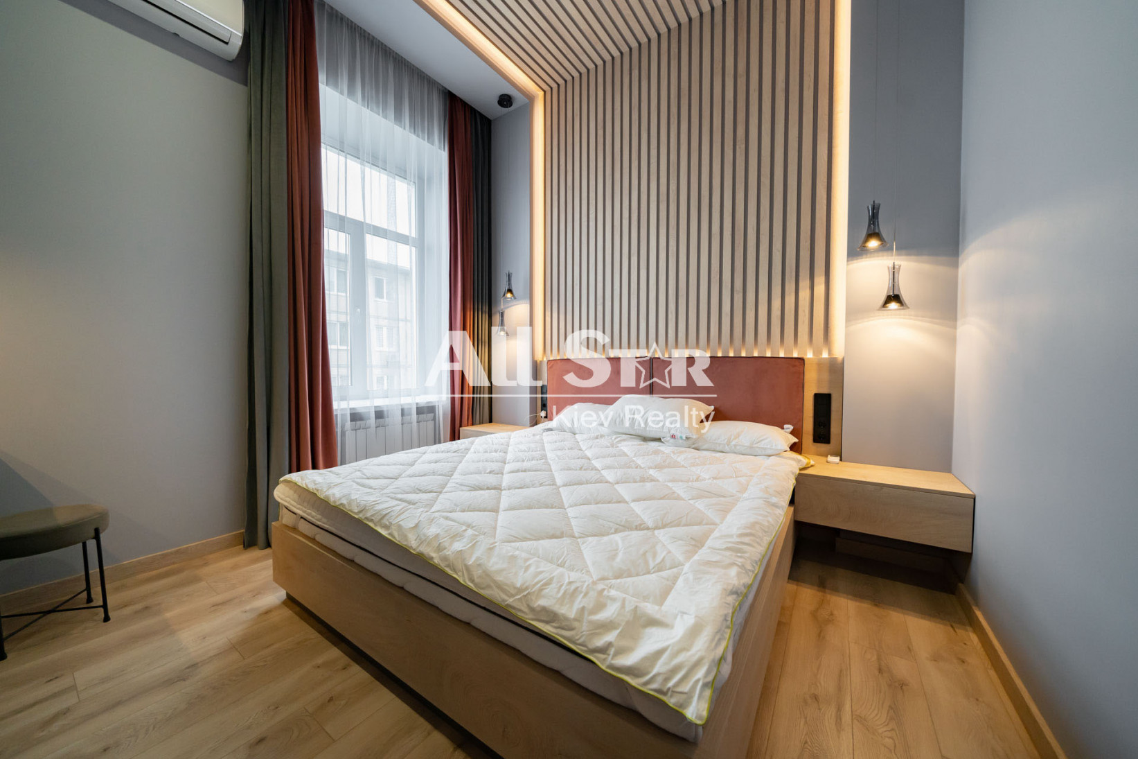 Аренда 3к квартиры в Киеве,  Михайловский переулок, 9а 5