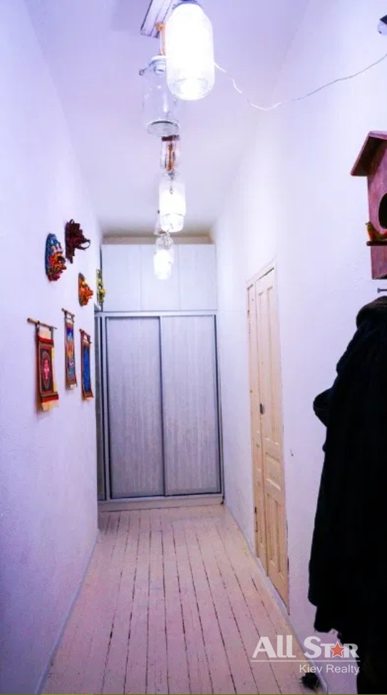 Продажа 2к квартиры в Киеве,  Андреевский спуск, 11 3
