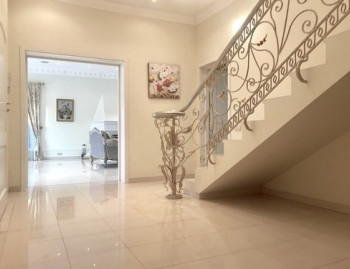 Продажа 7к дома в Киеве,  Черногорская ул., 6