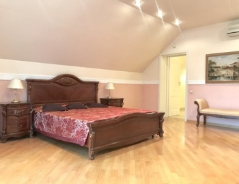 Продажа 7к дома в Киеве,  Черногорская ул., 11