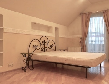 Продажа 7к дома в Киеве,  Черногорская ул., 17