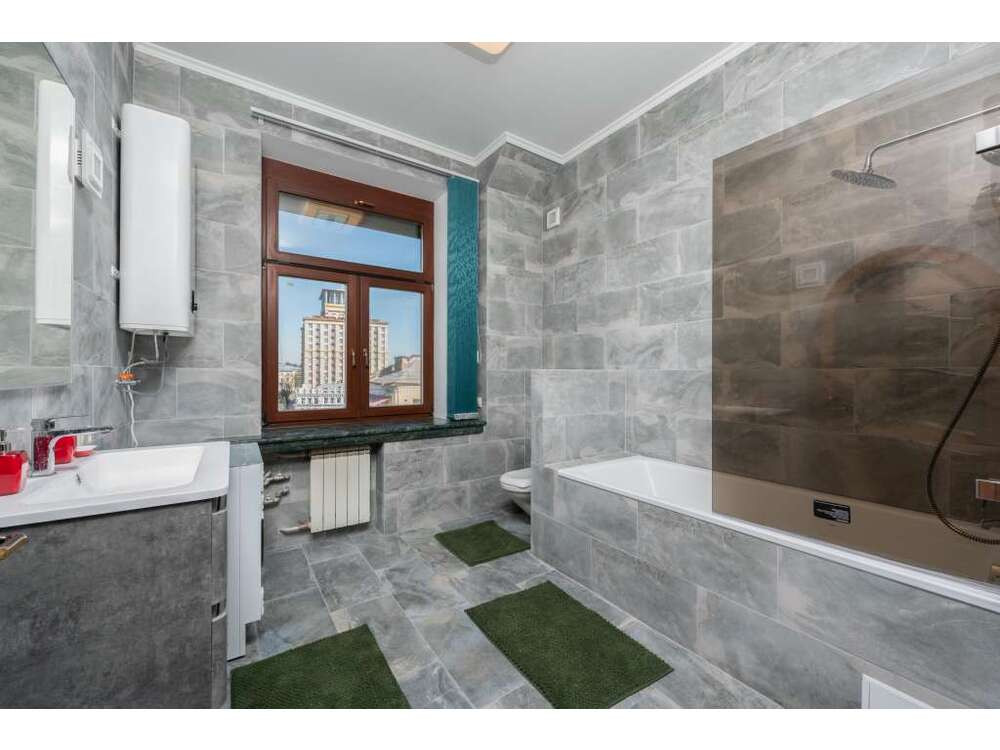 Продажа 2к квартиры в Киеве,  Заньковецкой ул., 8 2