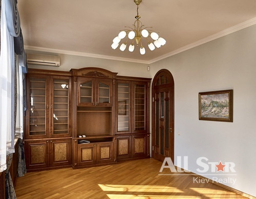 Продаж 5к квартири в Києві,  Велика Житомирська вул., 6/11 12