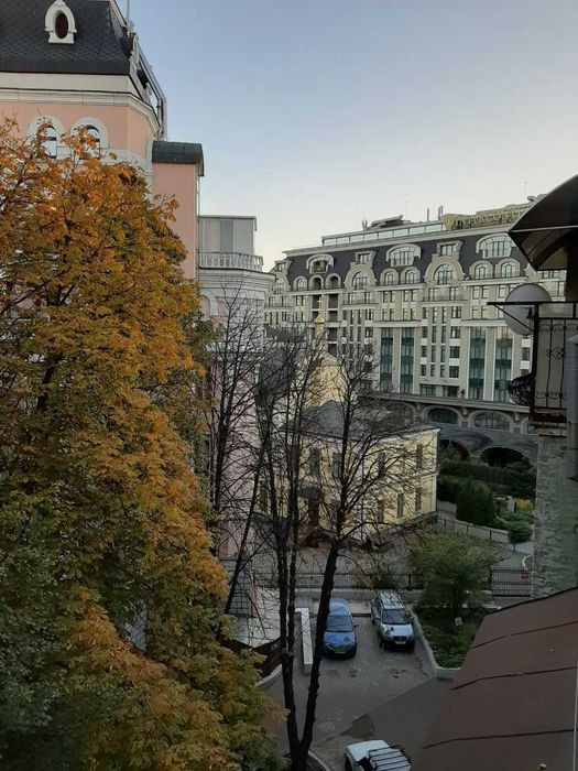 Продажа 2к квартиры в Киеве,  Десятинная ул., 1