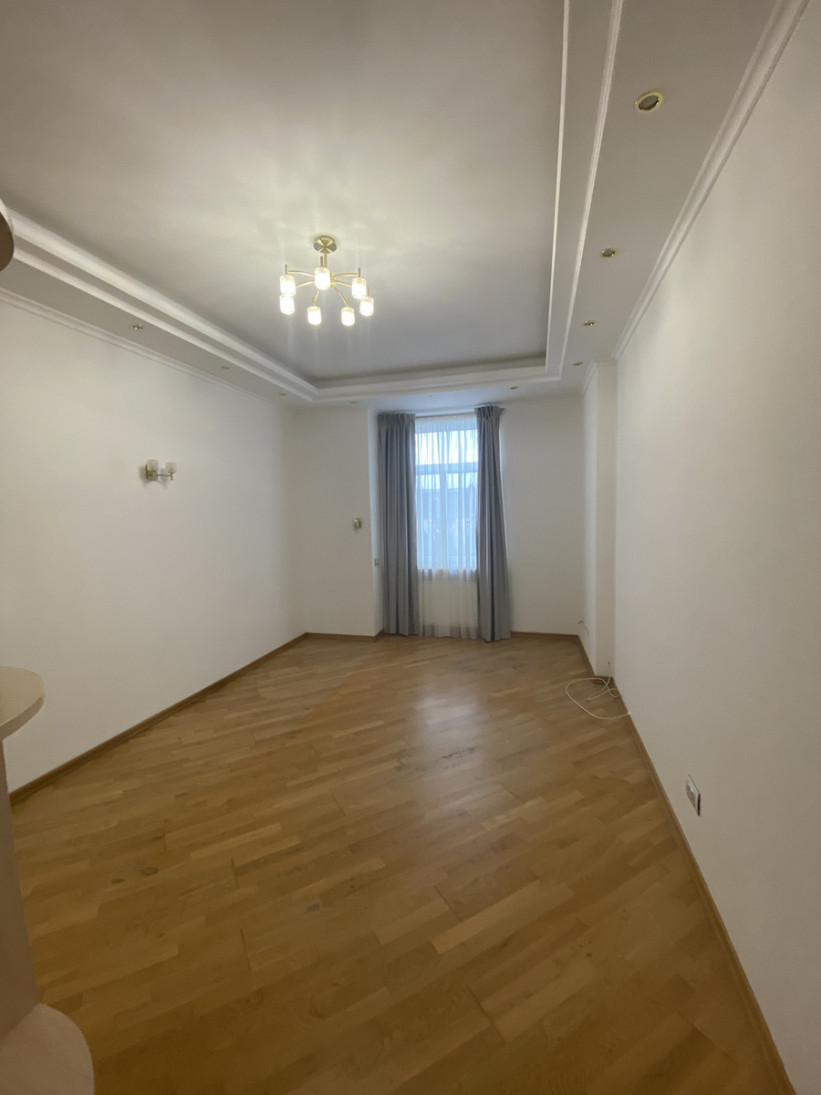 Продажа 3к квартиры в Киеве,  Гончара Олеся ул., 35 3
