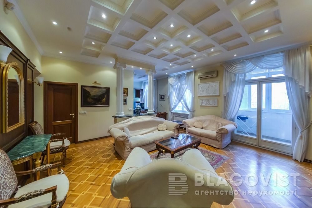 Продажа 3к квартиры в Киеве,  Коцюбинского Михаила ул., 2 1