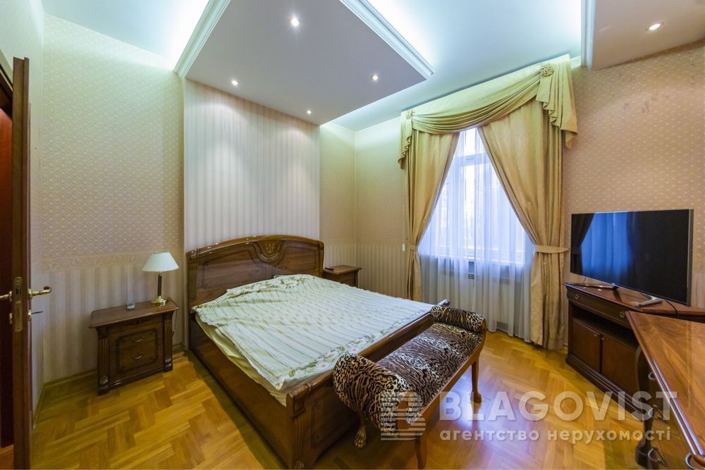 Продажа 3к квартиры в Киеве,  Коцюбинского Михаила ул., 2 3
