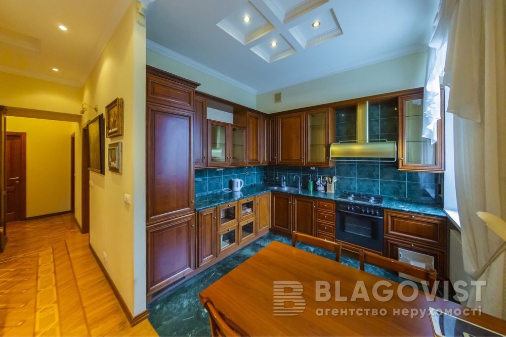 Продажа 3к квартиры в Киеве,  Коцюбинского Михаила ул., 2 13