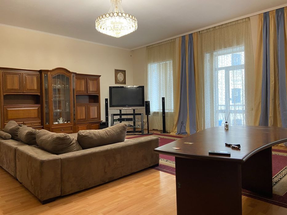 Продажа 5к квартиры в Киеве, Софиевская ул., 4 0