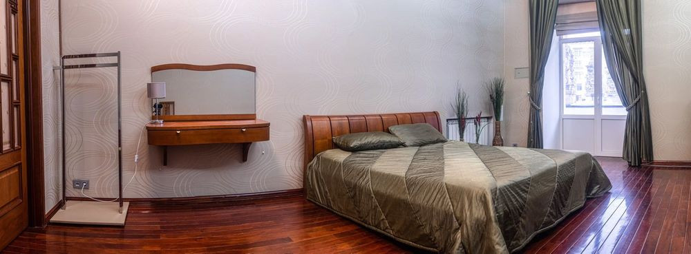 Продажа 3к квартиры в Киеве,  Крещатик ул., 15 9